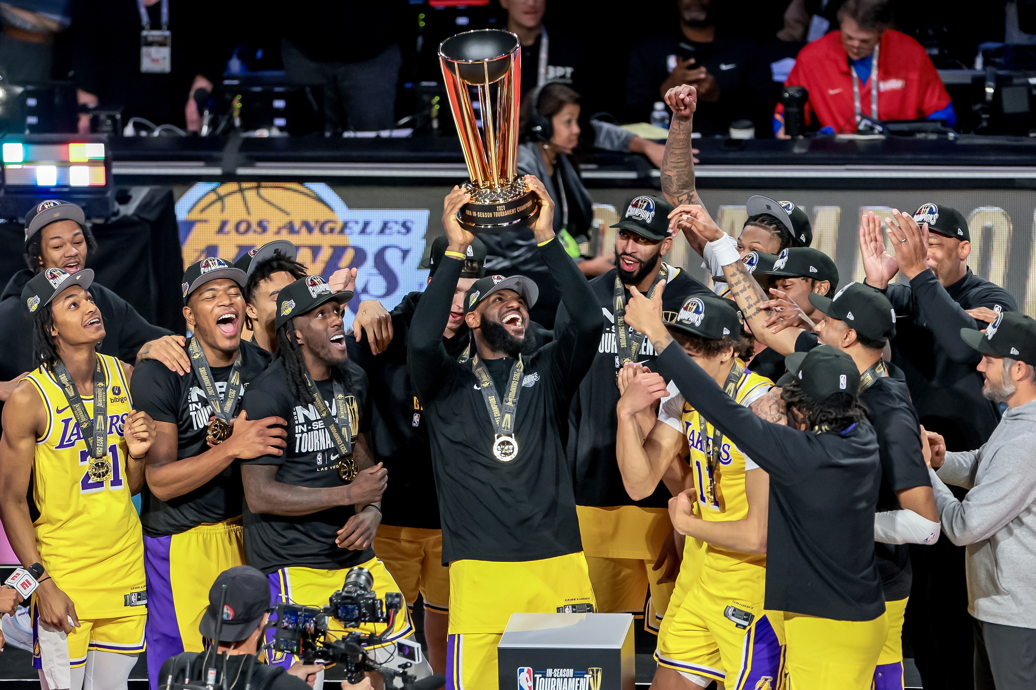 NBA历史性比分诞生，场上精彩纷呈的简单介绍