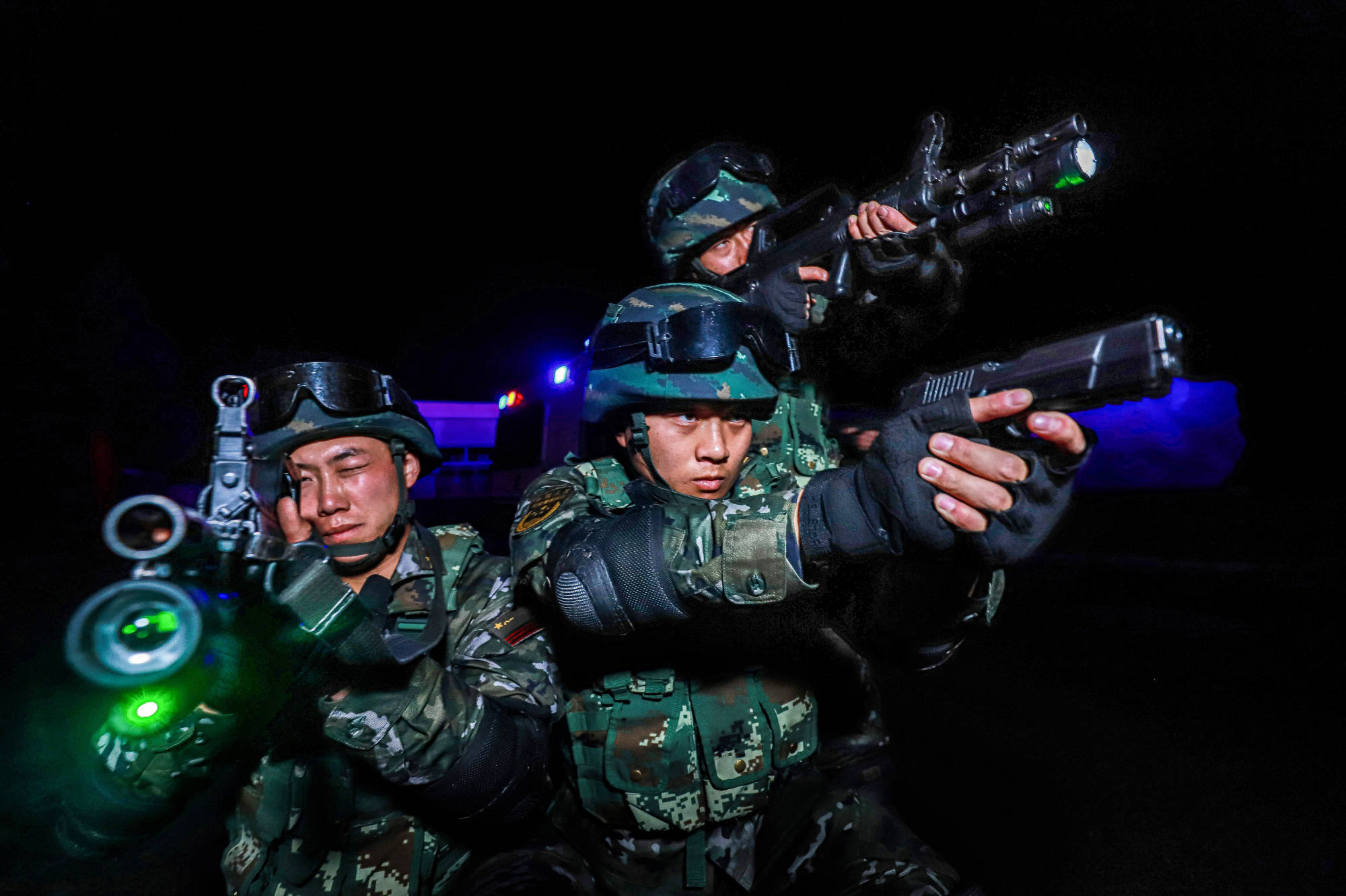 爱游戏登录-包含甘肃战队在比赛中展现强硬实力，豪取胜利的词条